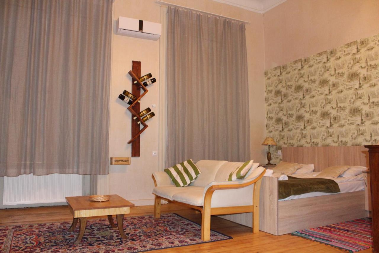 Solo Room Apartment Tbilisi Ngoại thất bức ảnh